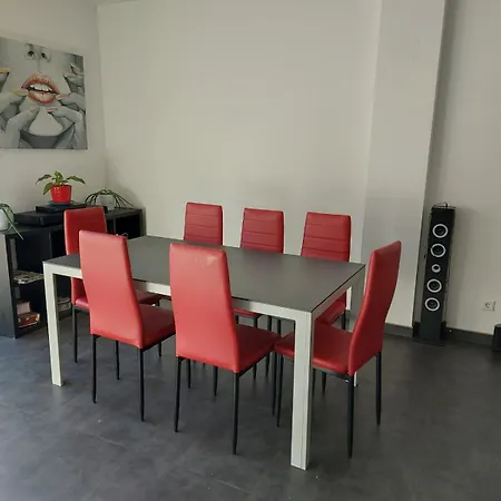 With Single Bed In A New House In * Vichten