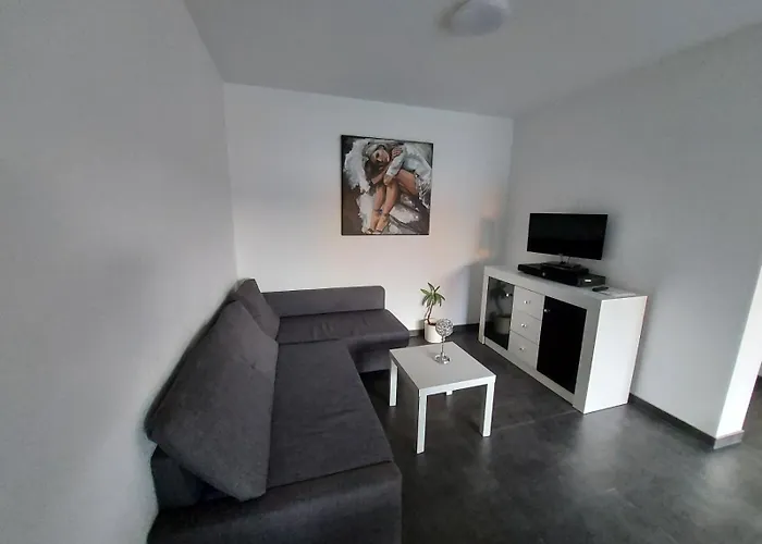 With Single Bed In A New House In Bed & Breakfast *