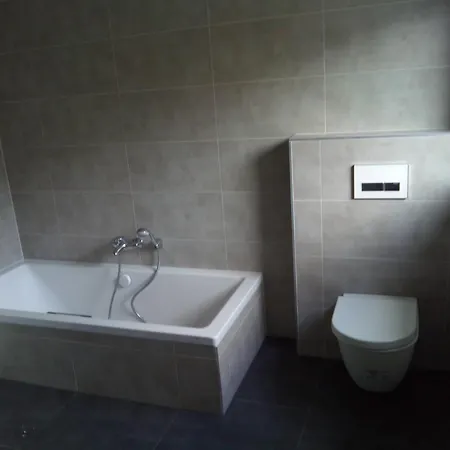 With Single Bed In A New House In * Vichten