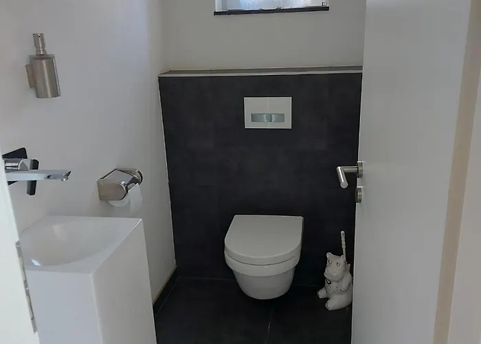 With Single Bed In A New House In 住宿加早餐酒店